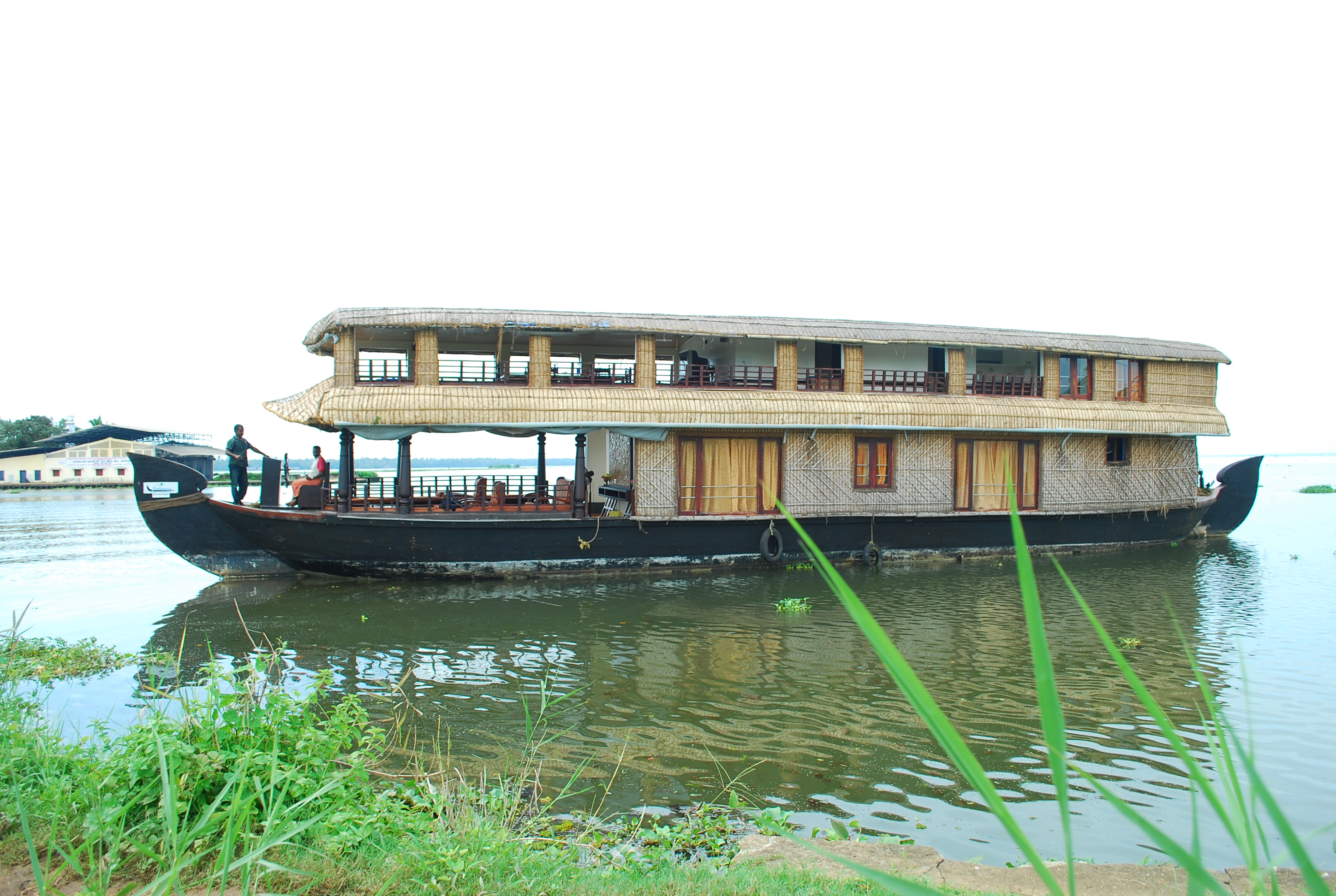 Kumarakom houseboat honeymoon